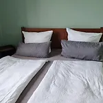 Design Apartment, Klimaanlage, Eigener Parkplatz, Netflix, Dominospizza, Wallbox * Falkensee