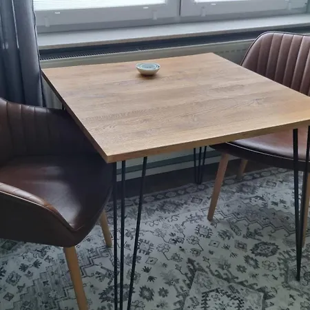 Design Apartment, Klimaanlage, Parkplatz, Netflix & Disney, Dominos Pizza, Wallbox Daire *