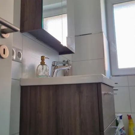 Design Apartment, Klimaanlage, Parkplatz, Netflix & Disney, Dominos Pizza, Wallbox Daire *