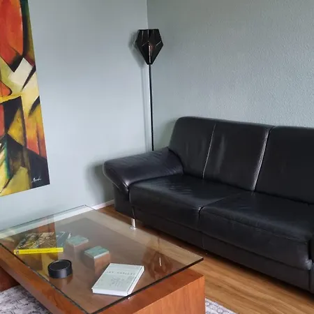 Design Apartment, Klimaanlage, Parkplatz, Netflix & Disney, Dominos Pizza, Wallbox Daire *