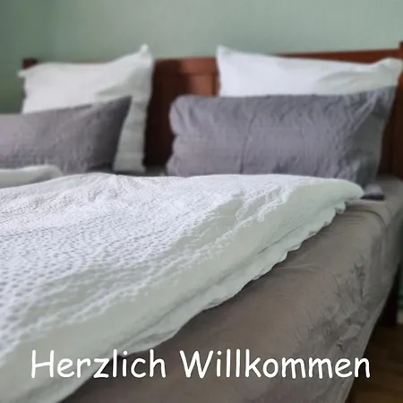 Design Mit Klimaanlage, Parkplatz, Netflix, Disney, Wallbox, Dominos Pizza, Bahnhof 8min - Berlin Hbf 23min Apartament