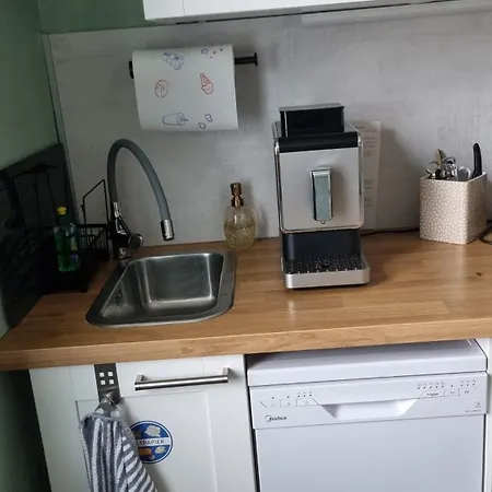 Design Apartment, Klimaanlage, Parkplatz, Netflix & Disney, Dominos Pizza, Wallbox Falkensee